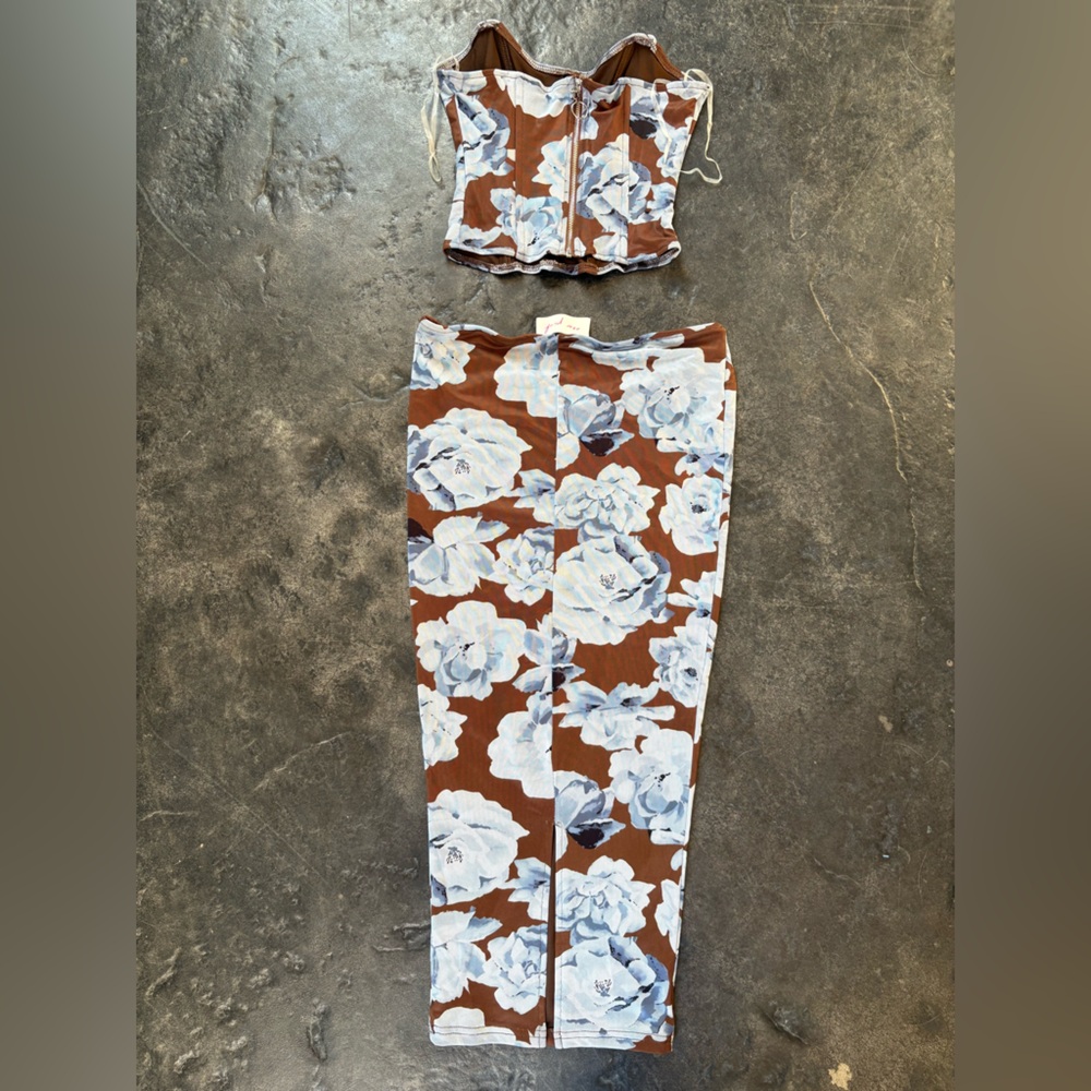 Floral Set - Picture 5 of 6